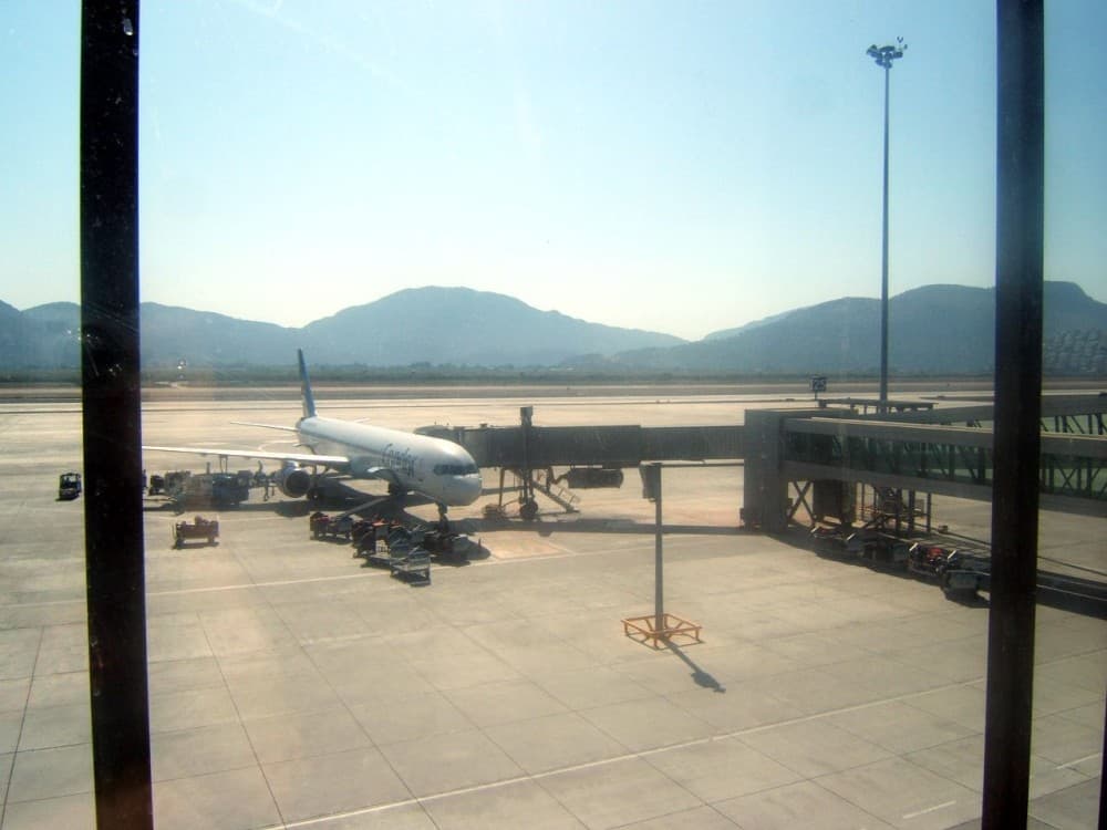 How long is a transfer from the airport to Marmaris?