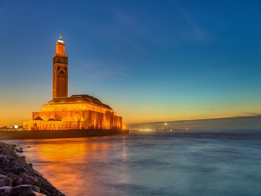 Can I speak English in Casablanca?