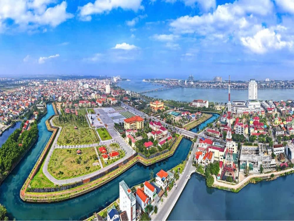 How many days enough in Dong Hoi?