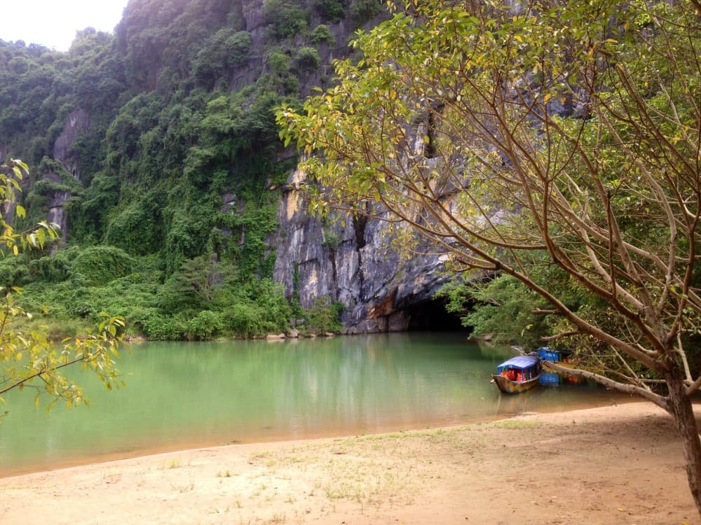 What is the best time to visit Dong Hoi?