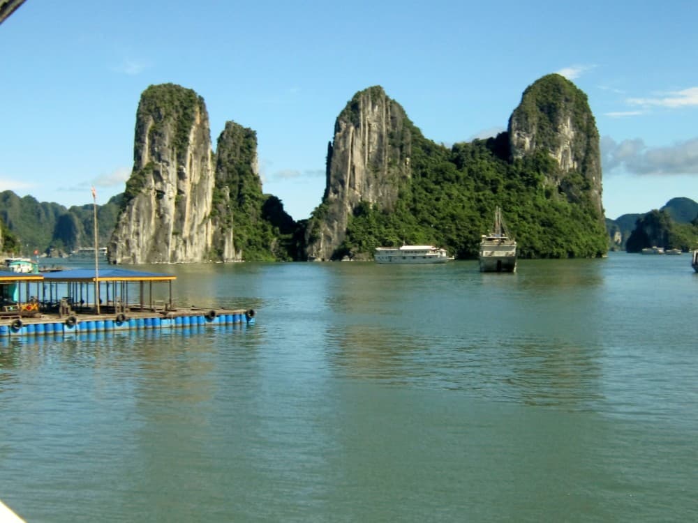 Is there anything to do in Ha Long City?