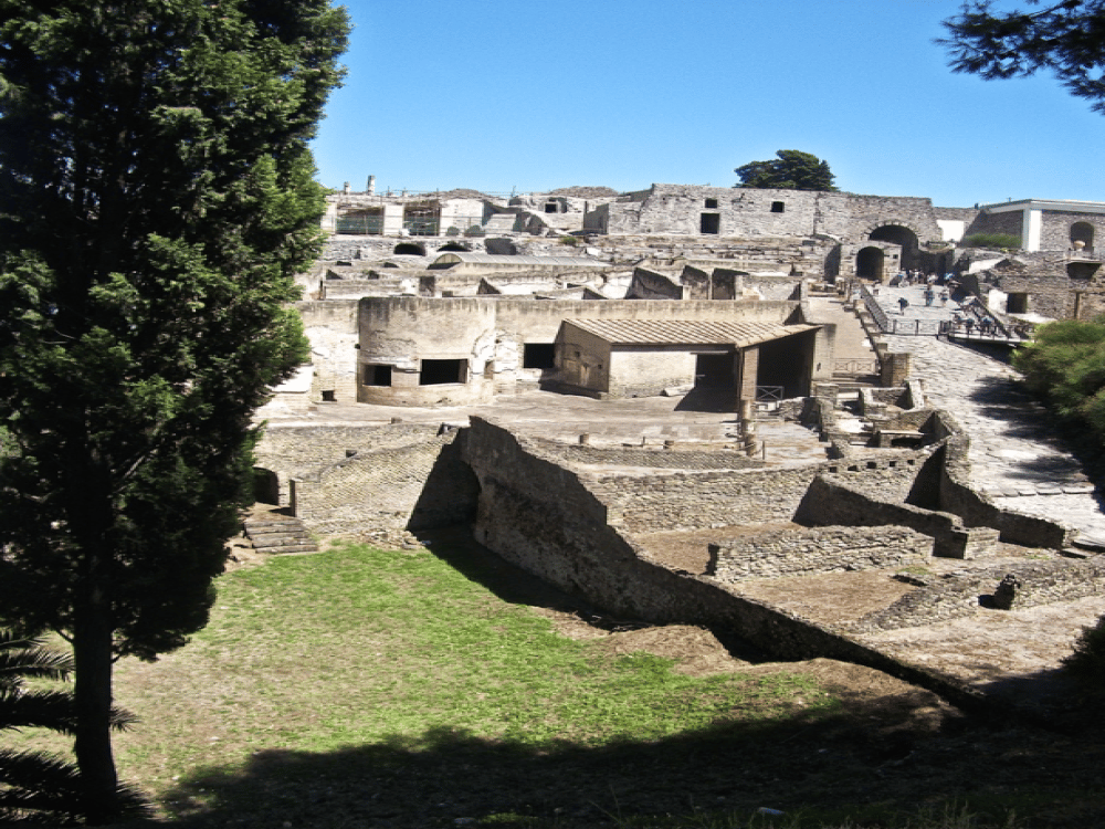 Is There Anything to Do in Pompeii Besides the Ruins?