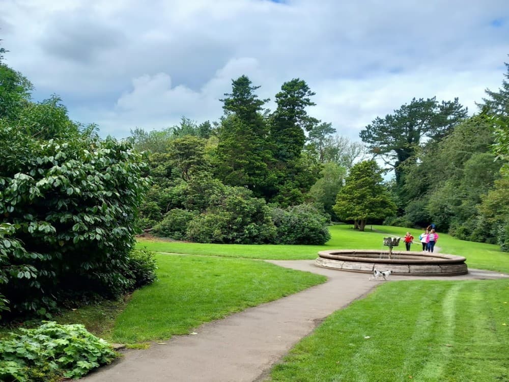 Belfast: Sir Thomas and Lady Dixon Park | ®ExcursionMania