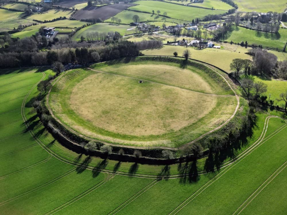 Belfast: Giant's Ring | ®ExcursionMania