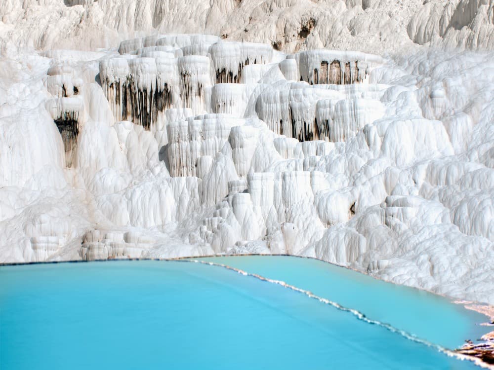 Why is Pamukkale white?