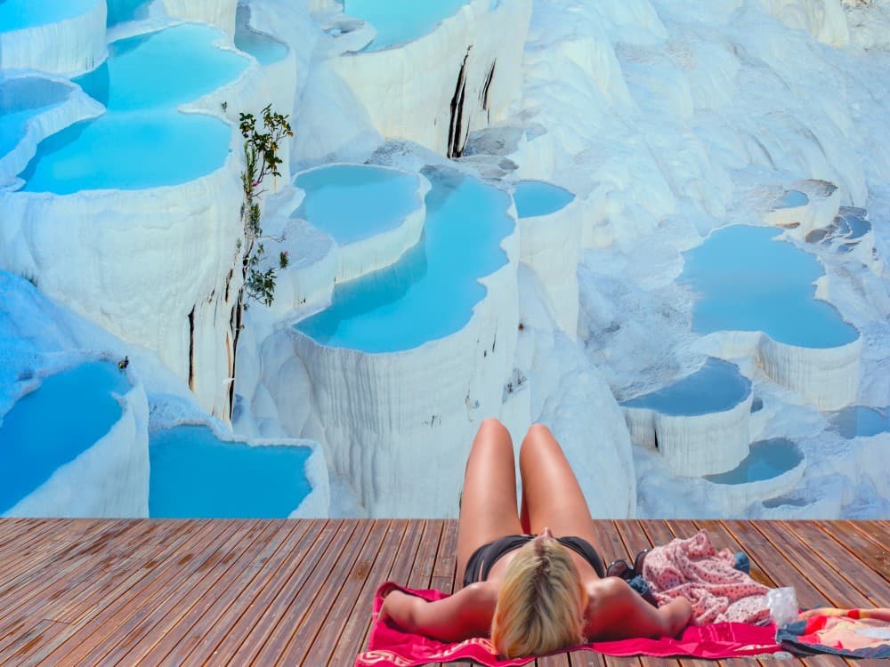 Why is Pamukkale white?