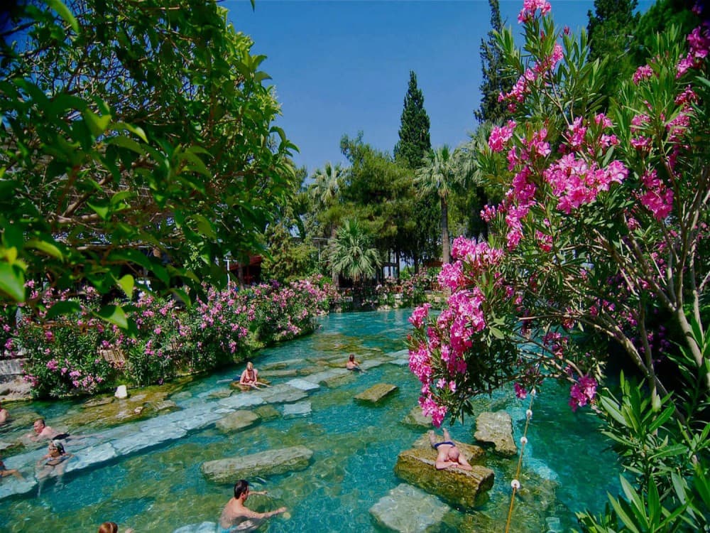 Can you swim in Pamukkale in winter?