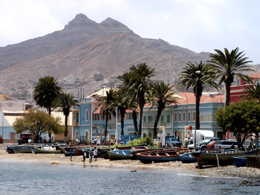 What is the Best Time to Visit São Vicente?