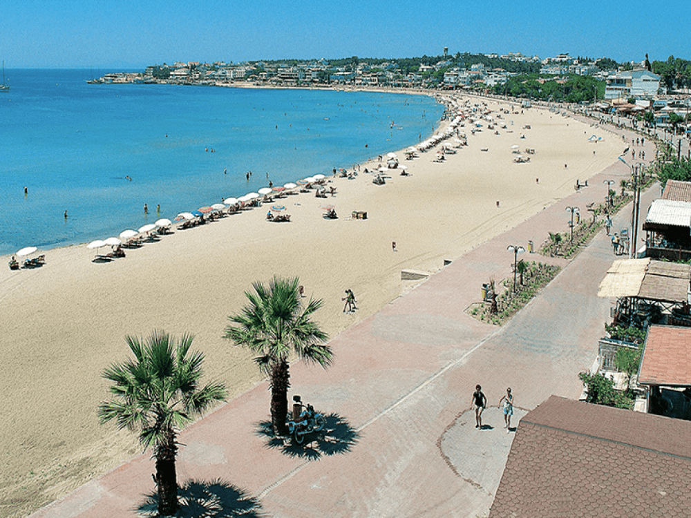 Is Altinkum Worth Visiting?
