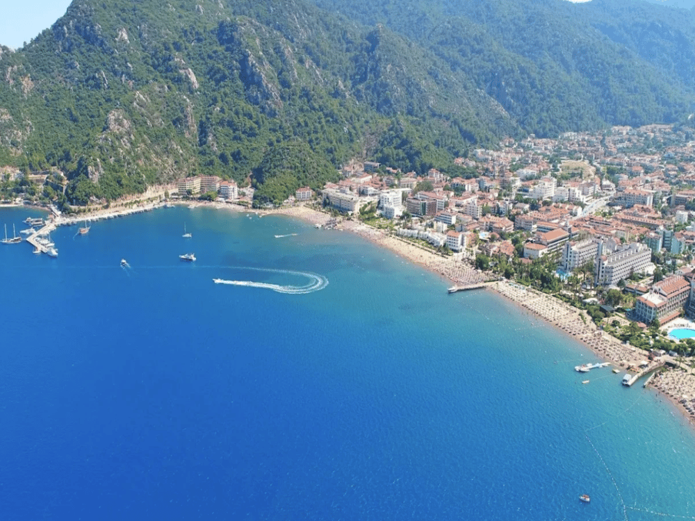 What Is the Hottest Month in Icmeler?