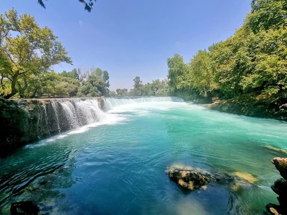 What is the best time to visit Manavgat?