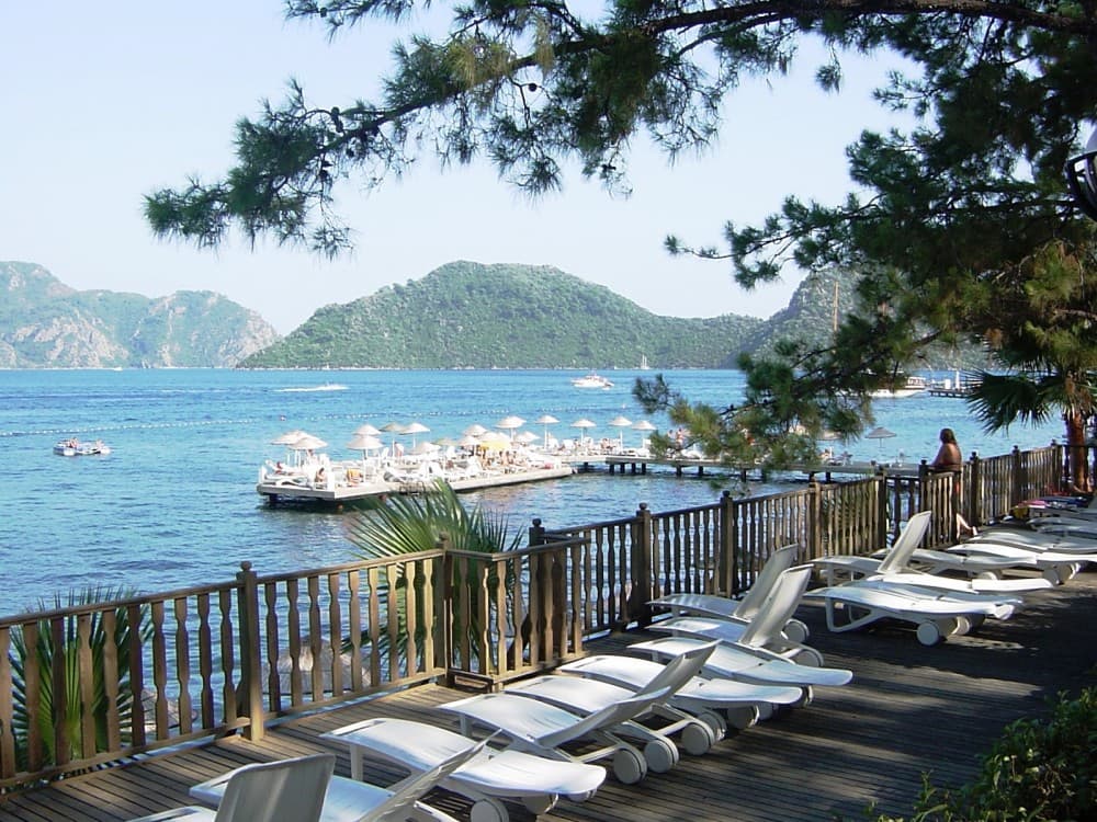 Is it safe to walk around Marmaris?