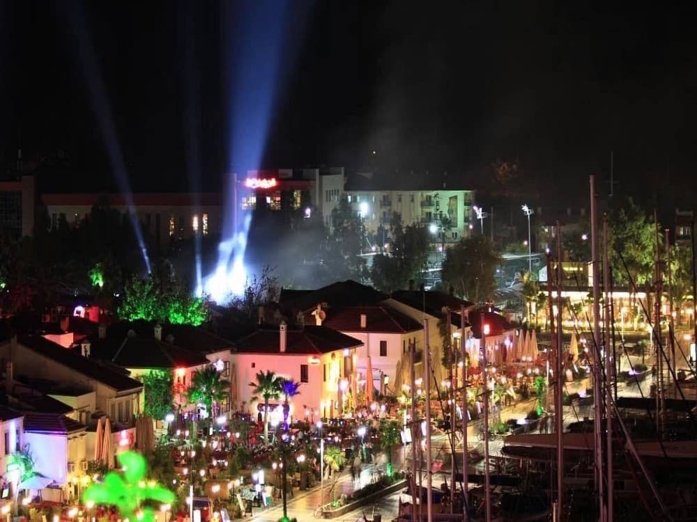 Is there a lot to do in Marmaris?