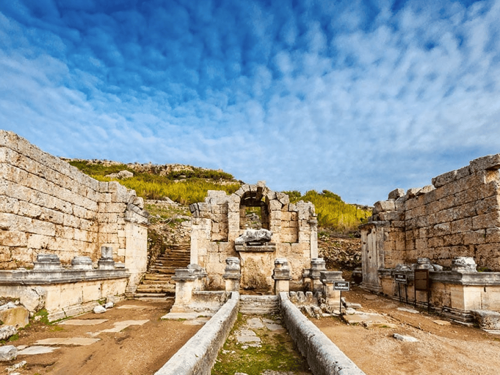 How Do You Get Around in Kemer?