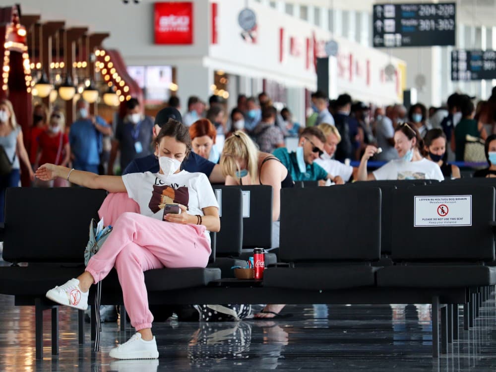 How many airports does Istanbul  have?