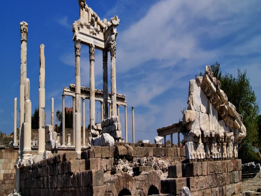 What Is a Fun Fact About Izmir?