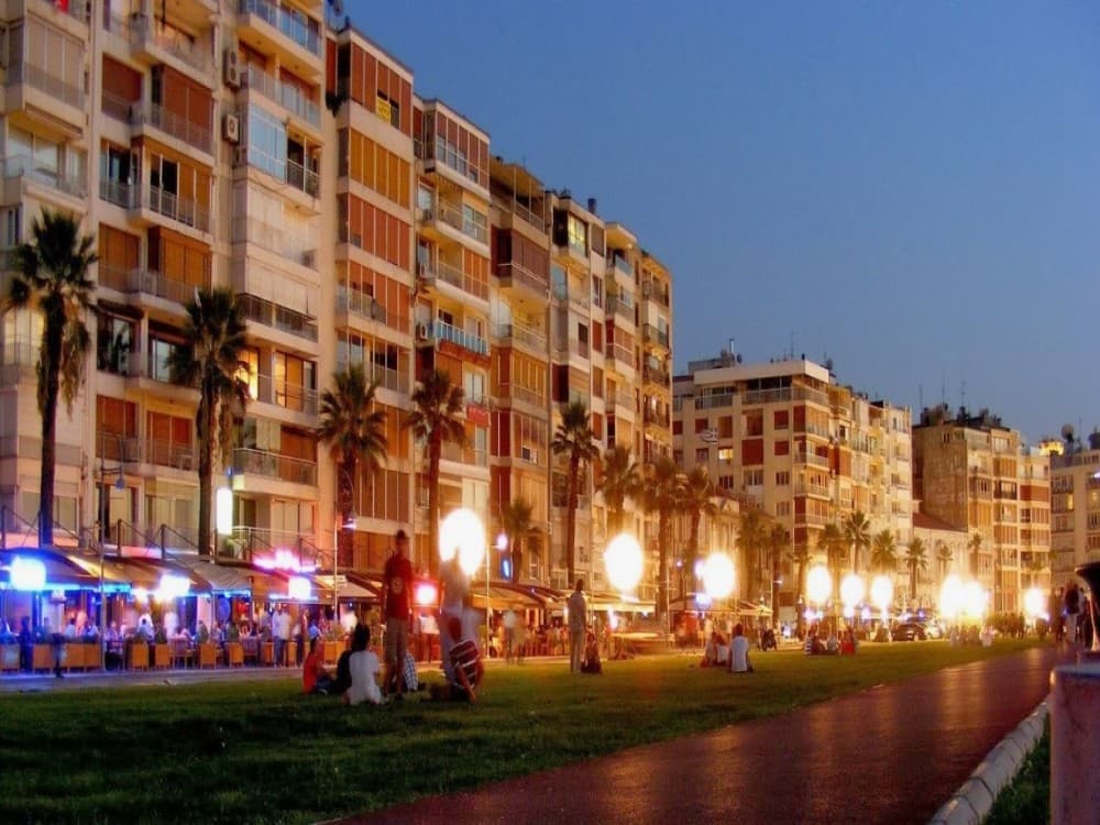 What is the best part of Izmir to stay in?