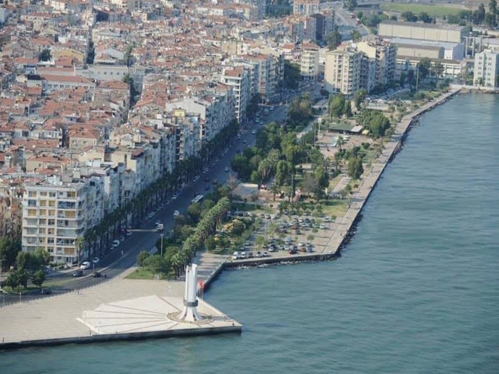 What is the best part of Izmir to stay in?