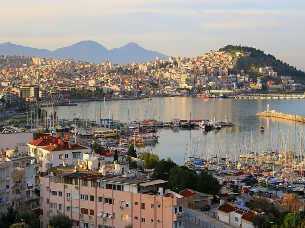 Are sun loungers free in Kusadasi?