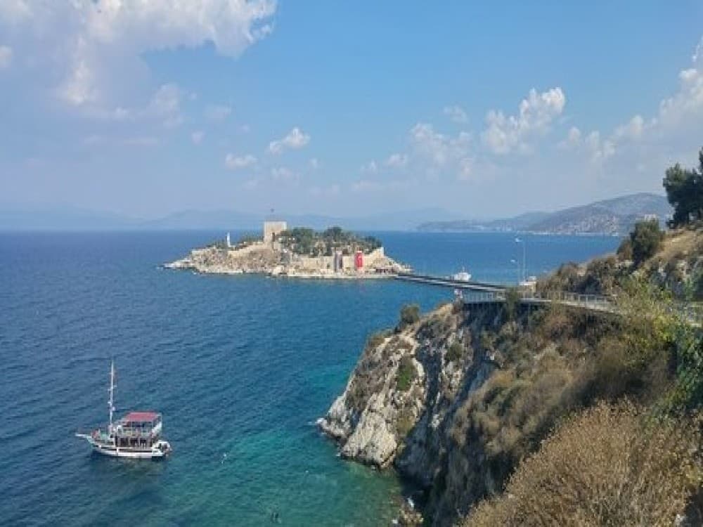 Which months are best for visiting Kusadasi?