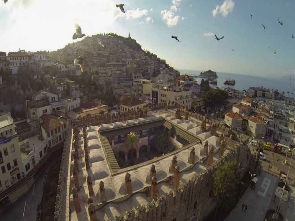 Which months are best for visiting Kusadasi?