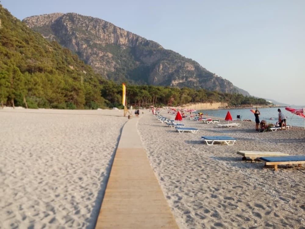 When is the best time to visit Oludeniz?