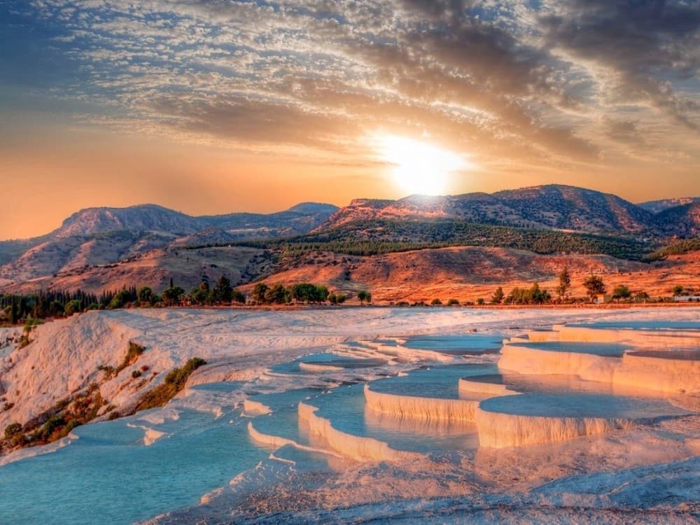 Pamukkale: What is the white stuff in Pamukkale? | ®ExcursionMania
