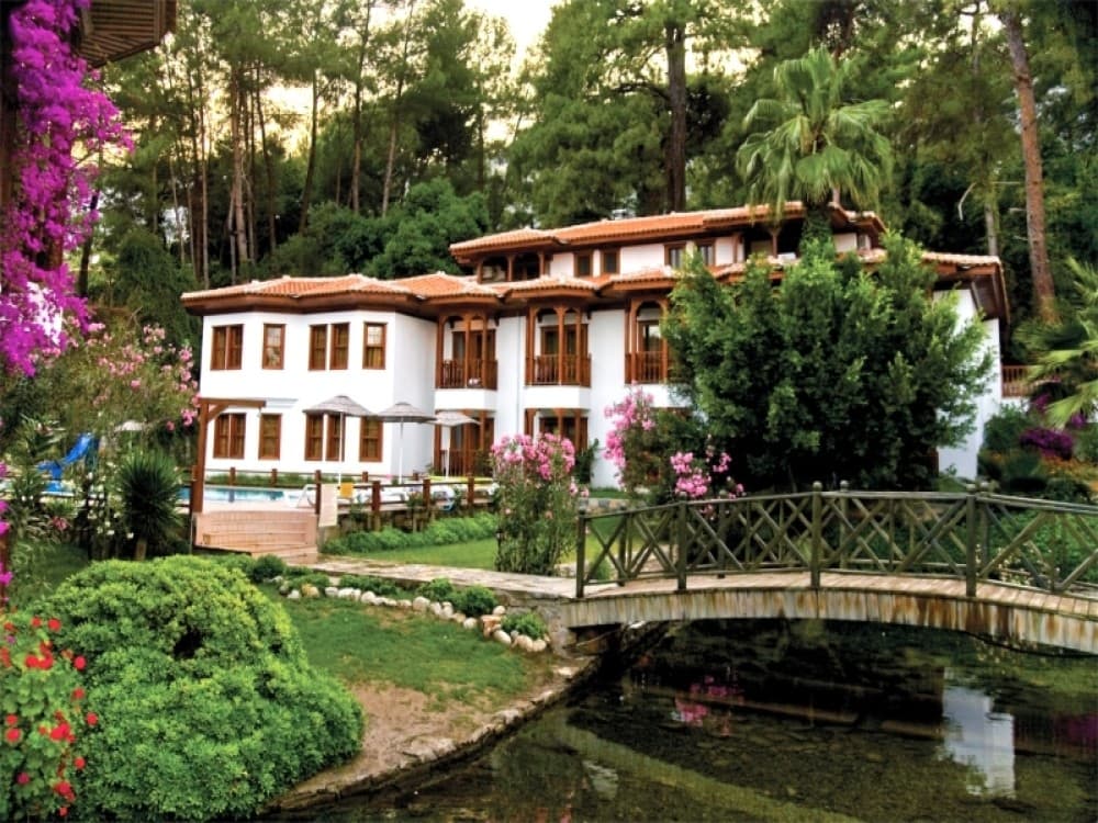 Akyaka’s Charming Architecture: A Glimpse into Traditional Ula Houses