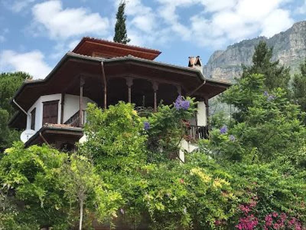 Akyaka’s Charming Architecture: A Glimpse into Traditional Ula Houses
