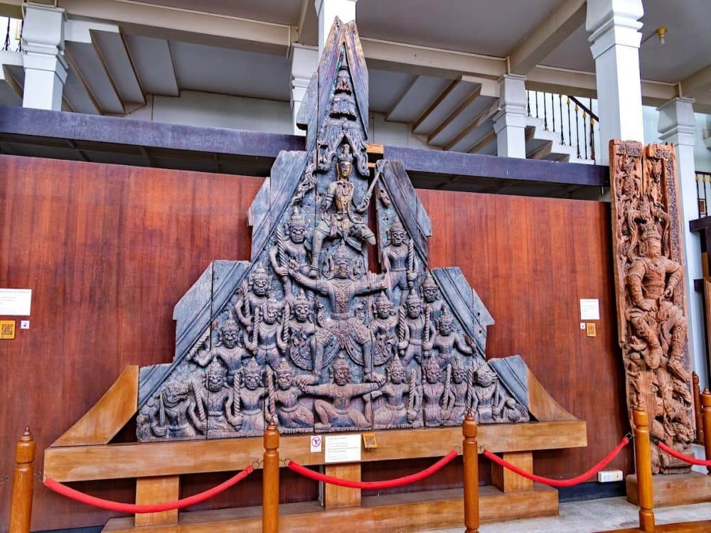 Chao Sam Phraya National Museum