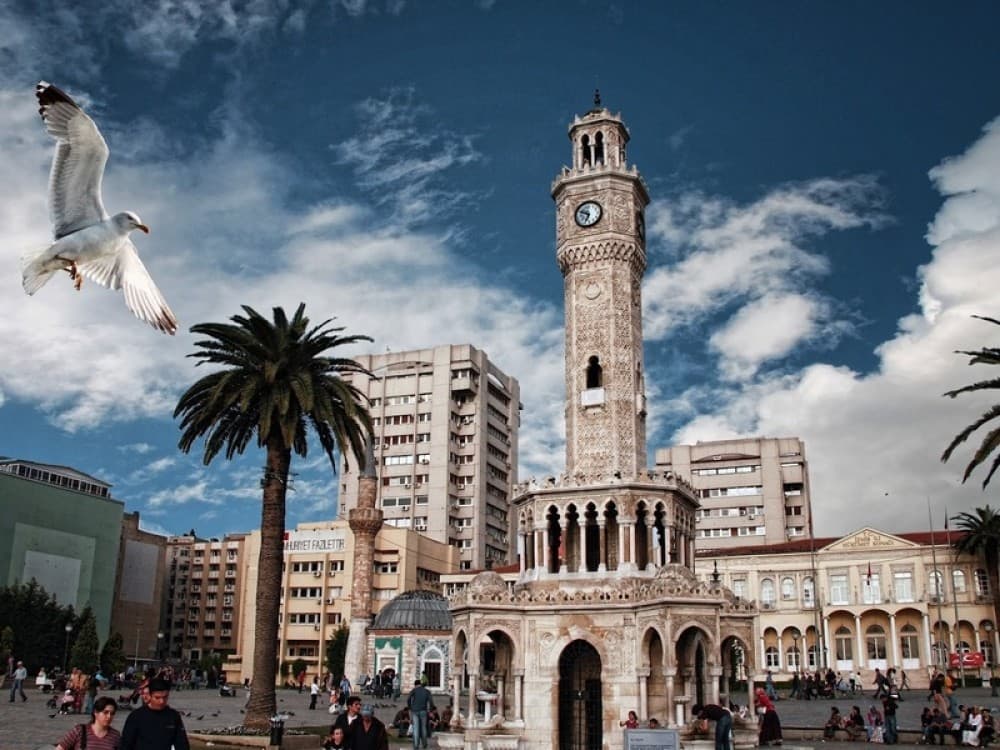 Living Like a Local: Authentic Experiences in Izmir