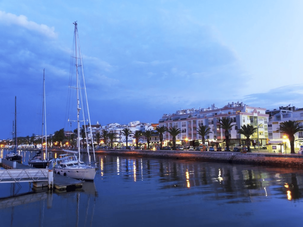 Is Lagos, Portugal Safe to Walk at Night?