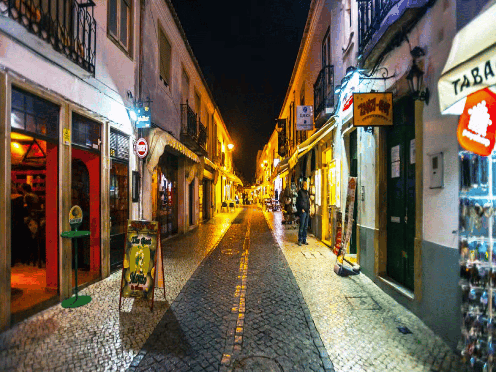 Is Lagos, Portugal Safe to Walk at Night?