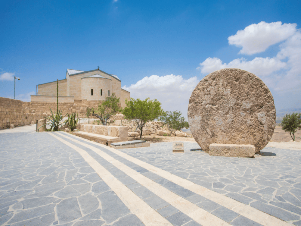 Which Month is Best to Visit Madaba?
