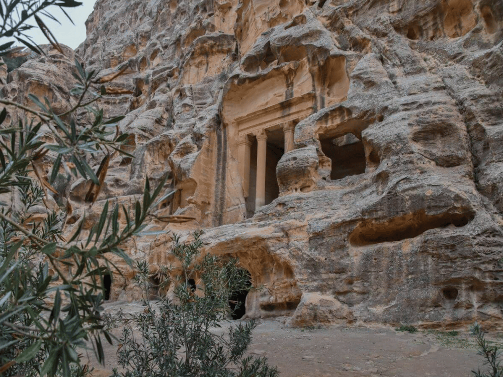 Which Month is Best to Visit Madaba?