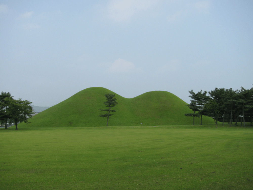 Tomb of General Kim Yu Shin
