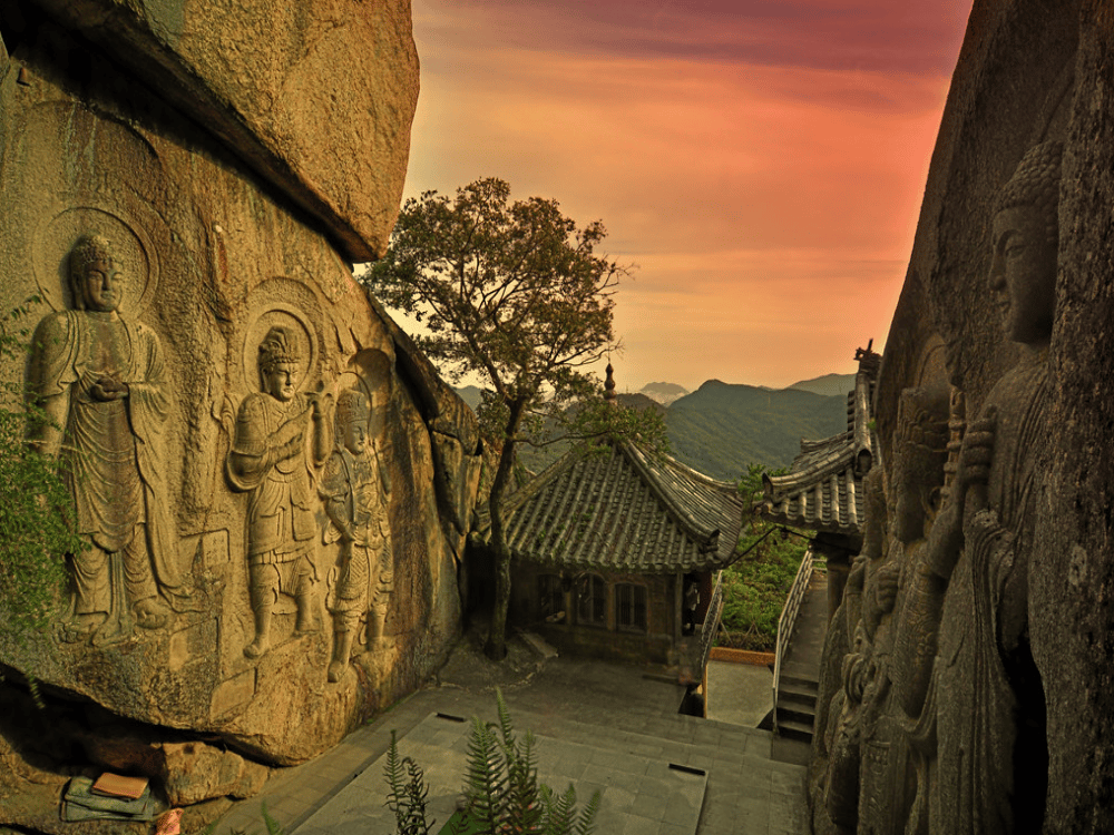 Busan: Seokbulsa Temple | ®ExcursionMania