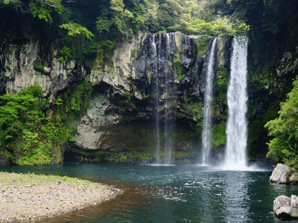 Cheonjiyeon Waterfall