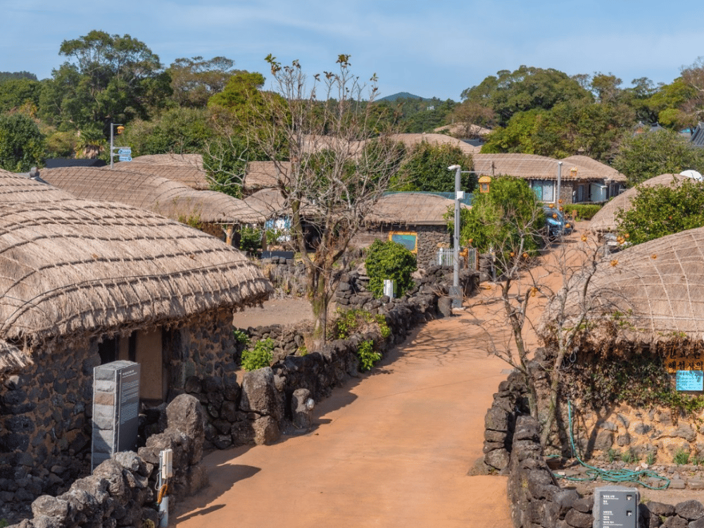 Jeju: Seongeup Folk Village | ®ExcursionMania