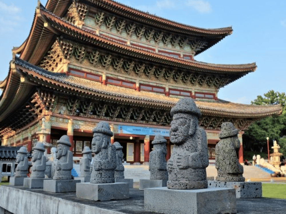 Jeju: Yakcheonsa Temple | ®ExcursionMania