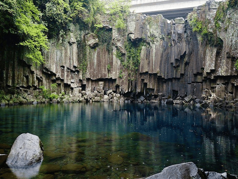 Jeju: Cheonjeyeon Waterfalls | ®ExcursionMania