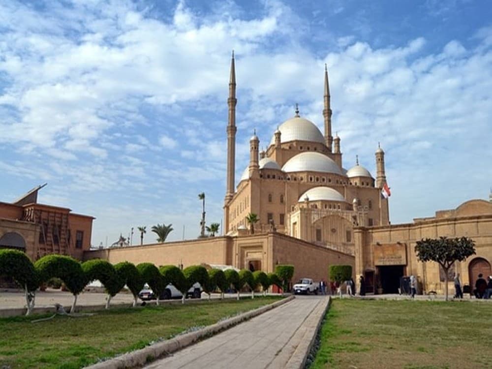 Discovering Islamic Cairo: Mosques, Markets, and Historic Streets
