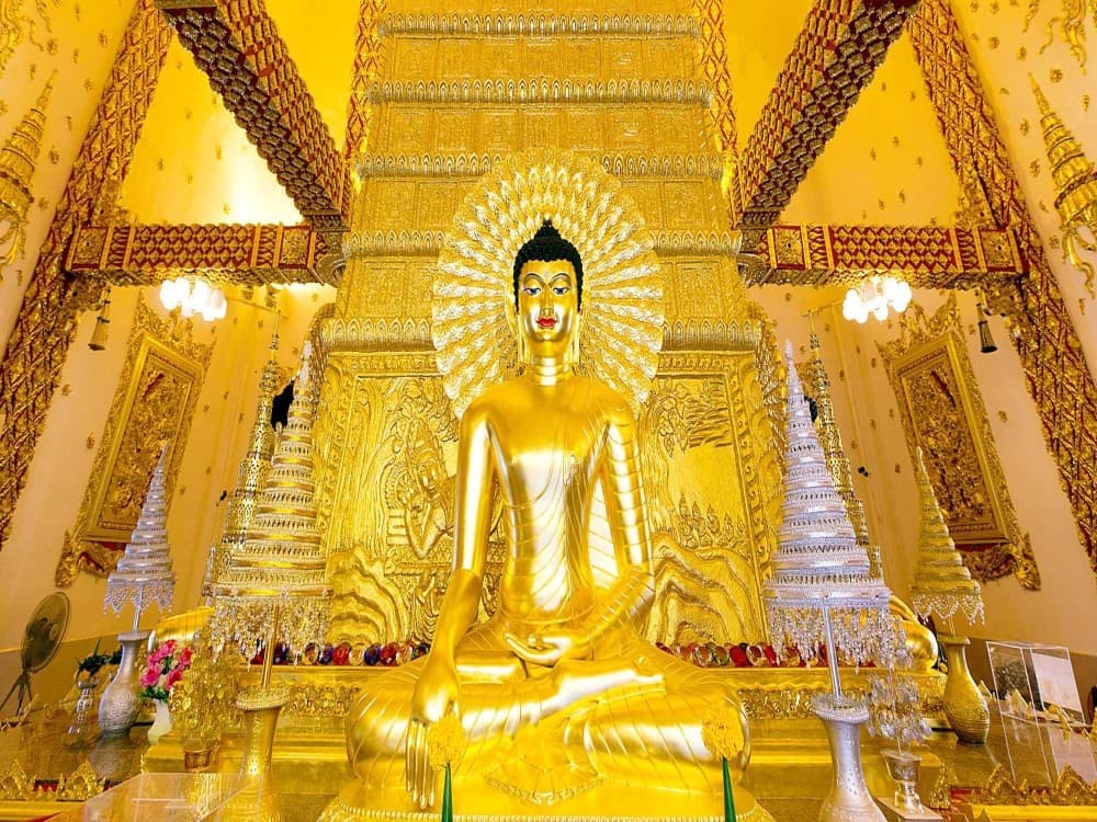 Temple of the Golden Buddha (Wat Traimit)