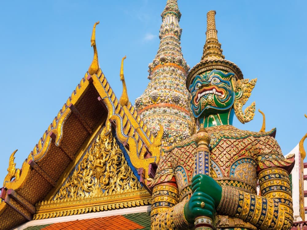  Temple of the Emerald Buddha (Wat Phra Kaew)
