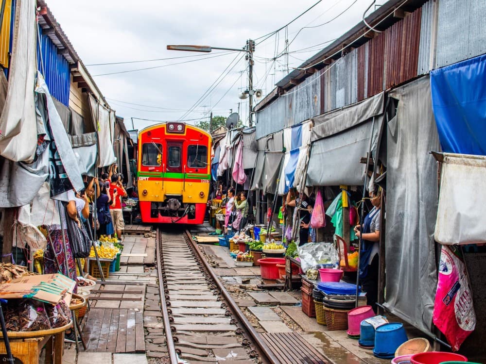 Maeklong Railway Market