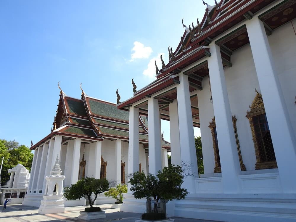 Wat Ratchanatdaram Woravihara (Loha Prasat)
