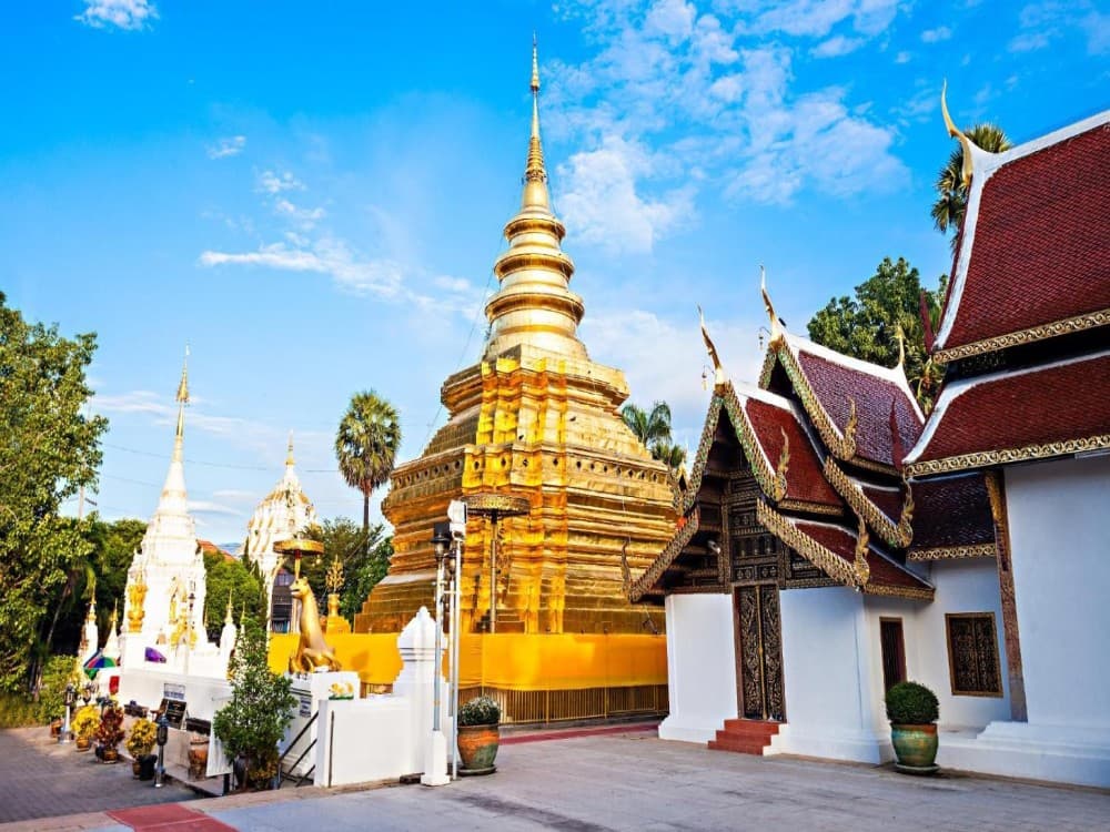 Wat Phra That Doi Chom Thong