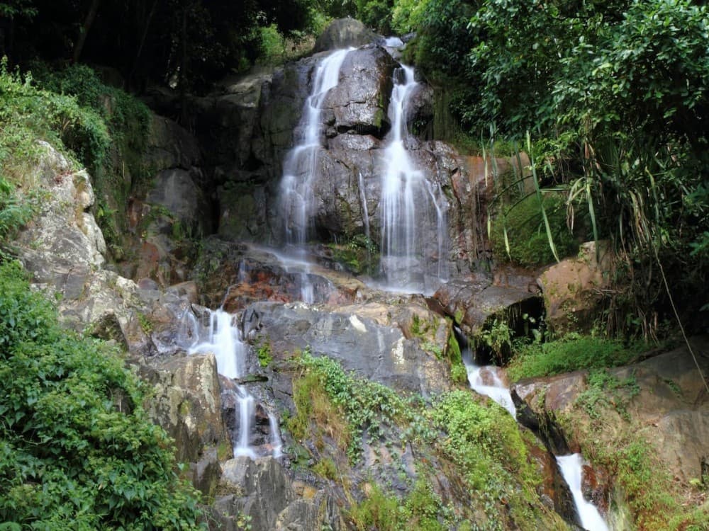Na Muang Waterfall