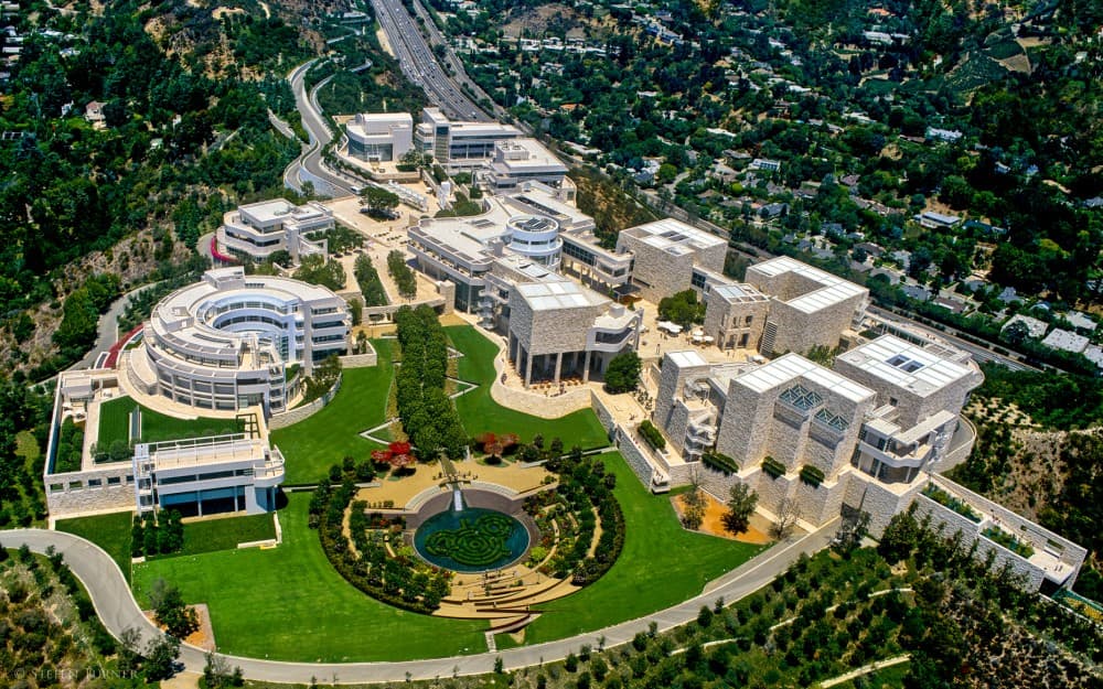 Iconic Los Angeles: Must-See Landmarks and Attractions