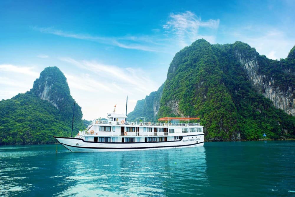 Top 5 Must-Do Activities in Ha Long Bay for First-Time Visitors